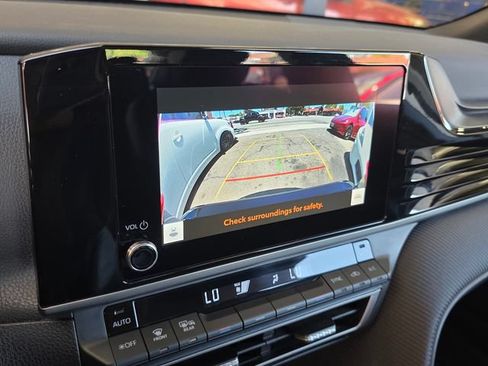 Used 2025 Toyota Camry SE w/ Convenience Package FWD image 19