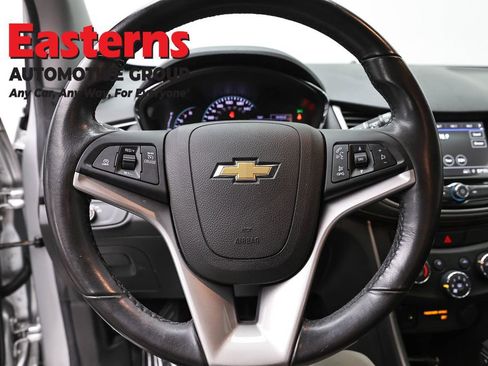 Used 2018 Chevrolet Trax LT w/ LT Convenience Package AWD/4WD image 10