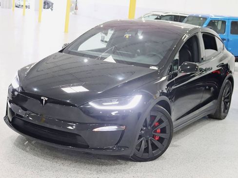 Used 2023 Tesla Model X Plaid image 4