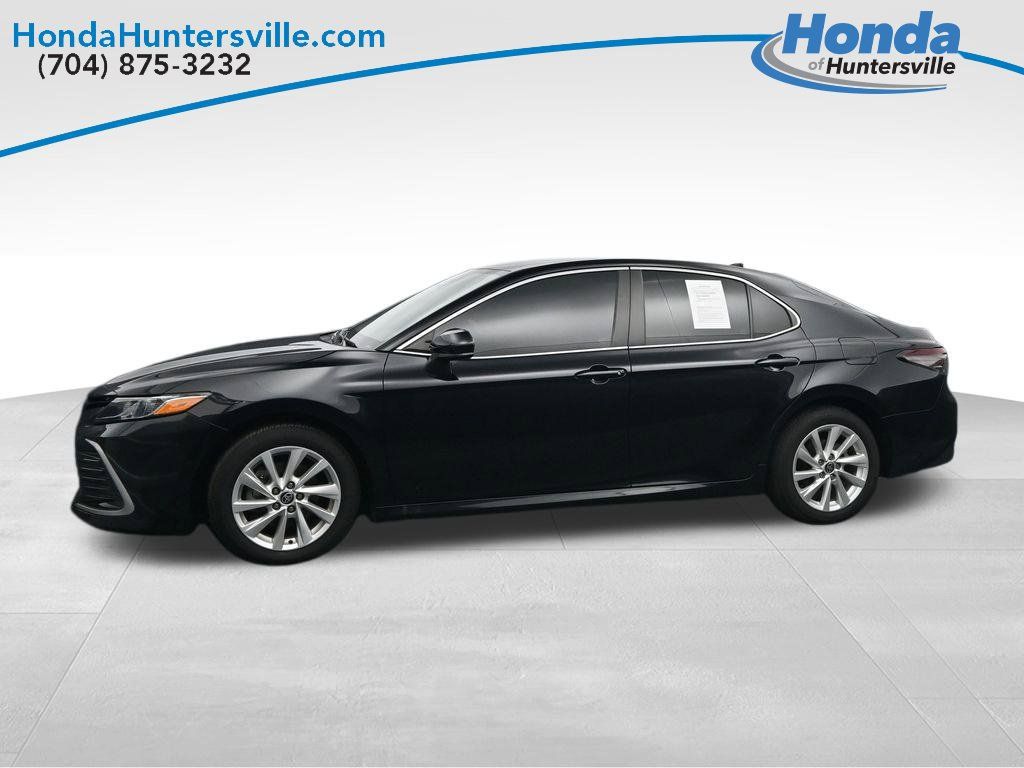 Used 2024 Toyota Camry LE FWD image 5