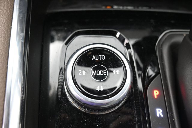 Used 2024 GMC Canyon Denali AWD/4WD image 23