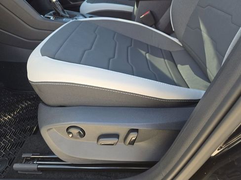 New 2026 Volkswagen Taos SE AWD/4WD image 19