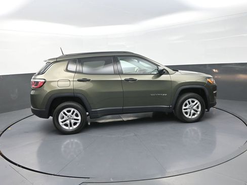 Used 2018 Jeep Compass Sport AWD/4WD image 12