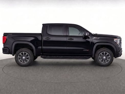 Used 2024 GMC Sierra 1500 AT4 w/ Technology Package AWD/4WD image 8