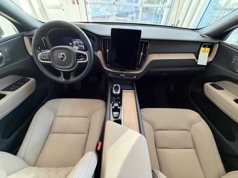 New 2026 Volvo XC60 B5 Plus w/ Protection Package Premier image 19