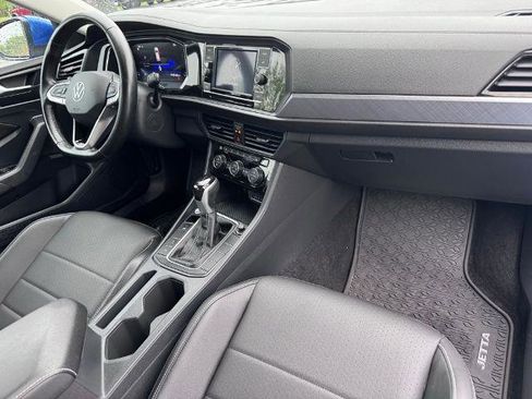 Used 2023 Volkswagen Jetta SE FWD image 18