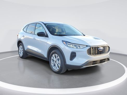 New 2026 Ford Escape Active w/ Cold Weather Package image 2