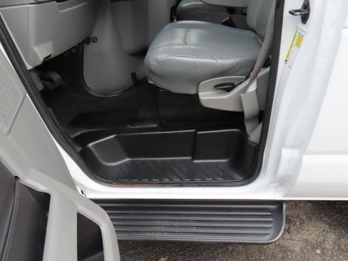 Used 2013 Ford E-250 and Econoline 250 w/ PWR Group image 12