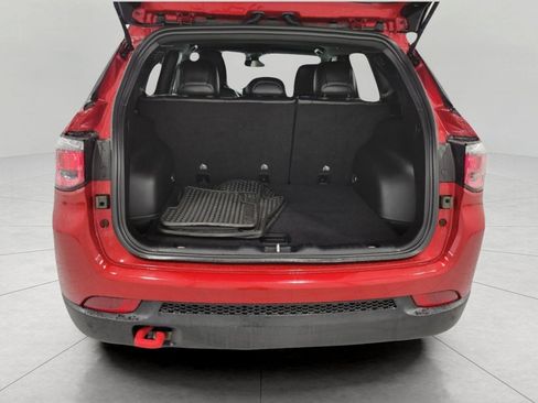 Used 2025 Jeep Compass Trailhawk AWD/4WD image 15