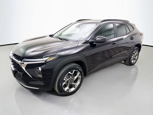 New 2026 Chevrolet Trax LT image 3