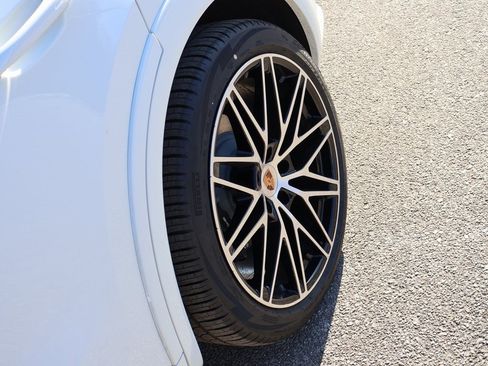 New 2026 Porsche Cayenne E-Hybrid Coupe image 39