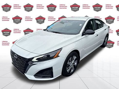 Certified 2025 Nissan Altima 2.5 S image 1