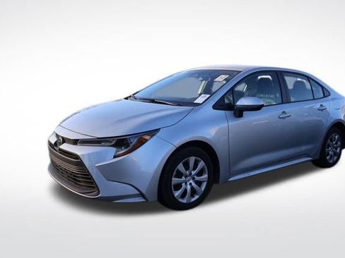 Used 2024 Toyota Corolla LE image 4