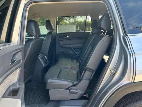 Used 2023 Volkswagen Atlas SE w/ Black Wheel Package FWD image 60