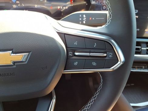 New 2026 Chevrolet Equinox EV LT AWD/4WD image 17