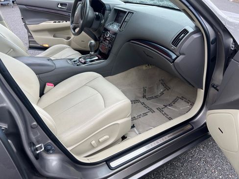 Used 2013 INFINITI G37 x Sedan w/ Premium Pkg AWD/4WD image 16