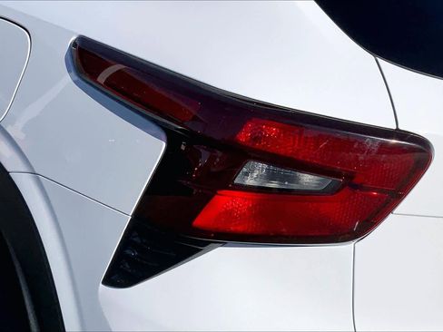 Used 2025 Chevrolet Trax RS w/ Sunroof Package image 29