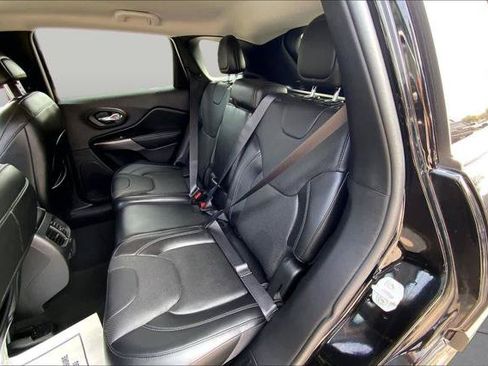 Certified 2020 Jeep Cherokee Limited w/ Technology Group FWD image 19