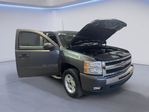 Used 2011 Chevrolet Silverado 1500 LT w/ All-Star Edition AWD/4WD image 9