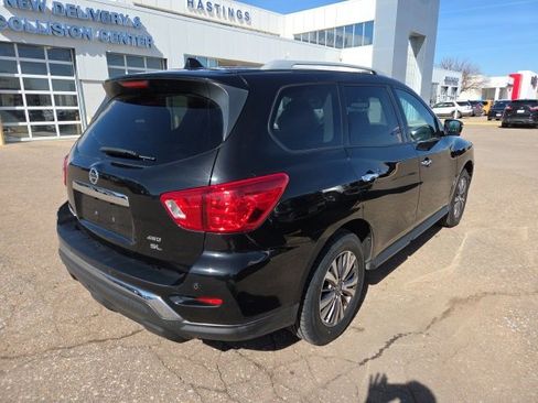 Used 2019 Nissan Pathfinder SL image 6