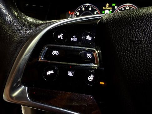 Used 2015 Cadillac Escalade Premium RWD image 31