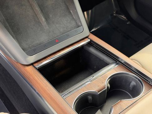 Used 2023 Tesla Model X image 40