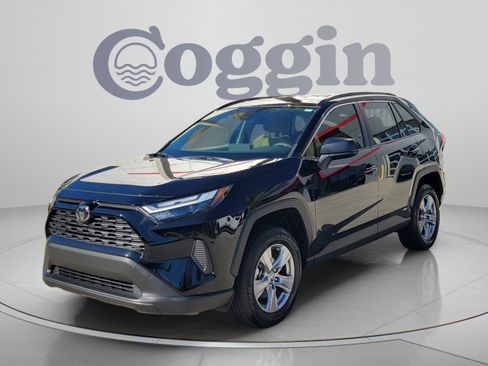 Certified 2025 Toyota RAV4 LE AWD/4WD image 2