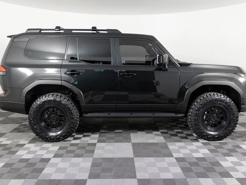 Used 2025 Lexus GX 550 image 9