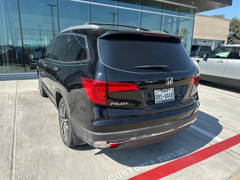 Used 2017 Honda Pilot Touring image 9