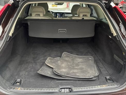 Used 2017 Volvo V90 T6 Cross Country image 7