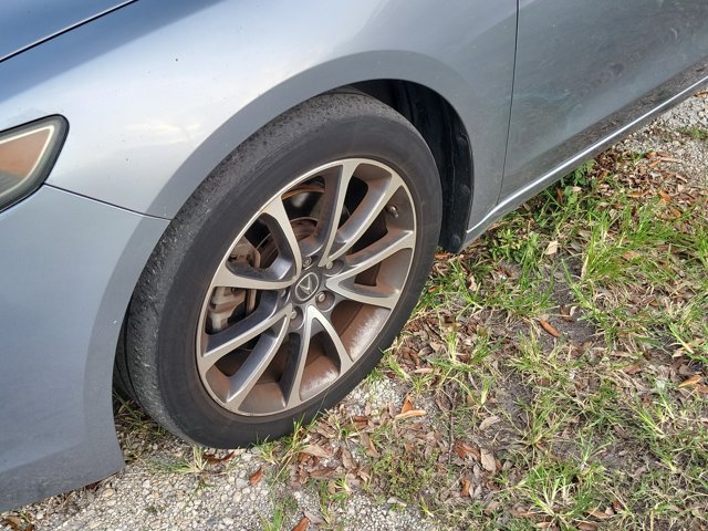 Used 2016 Acura TLX w/ Technology Package FWD image 4