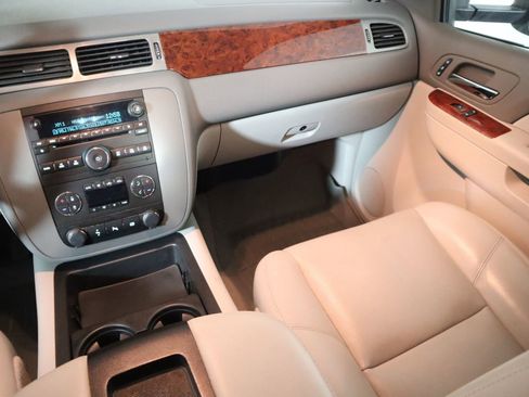 Used 2014 GMC Sierra 3500 SLT w/ SLT Convenience Package image 38