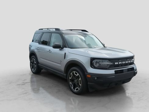 Used 2021 Ford Bronco Sport Outer Banks AWD/4WD image 2