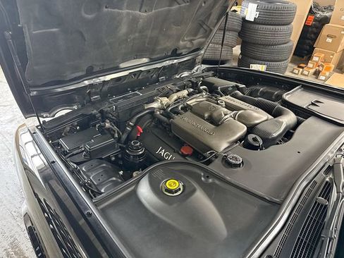 Used 1999 Jaguar XJ8 image 30