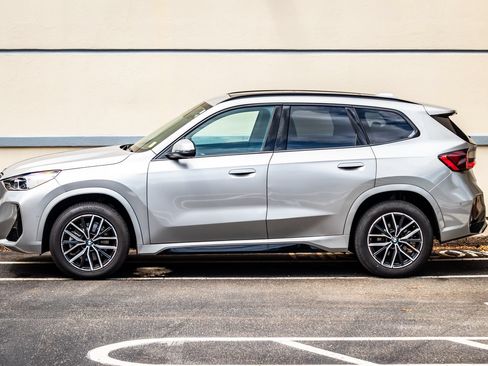 Used 2026 BMW X1 xDrive28i AWD/4WD image 3