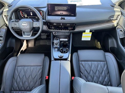 New 2026 Nissan Rogue Platinum image 8