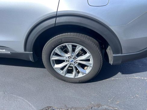 Used 2023 Ford Explorer Limited w/ Equipment Group 301A image 7