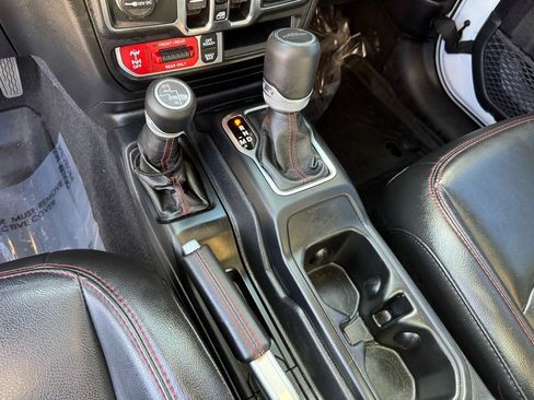 Used 2021 Jeep Gladiator Rubicon image 15