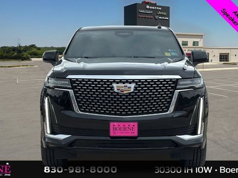 Used 2023 Cadillac Escalade Premium Luxury RWD image 8