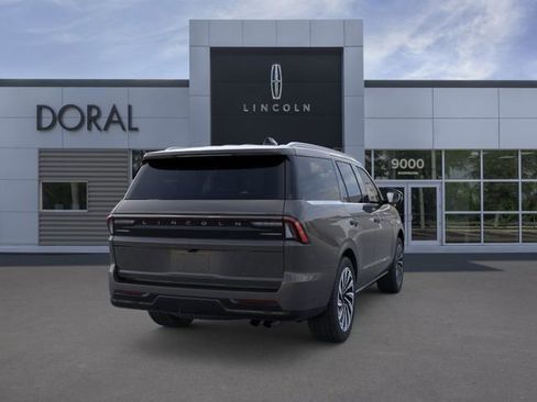 New 2026 Lincoln Navigator Black Label AWD/4WD image 8