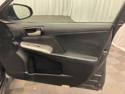 Used 2014 Toyota Camry SE FWD image 28