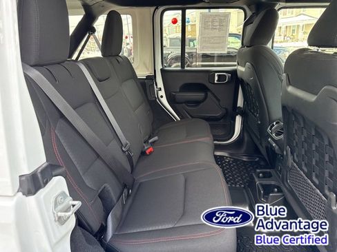 Used 2022 Jeep Wrangler Unlimited Rubicon w/ Cold Weather Group image 34