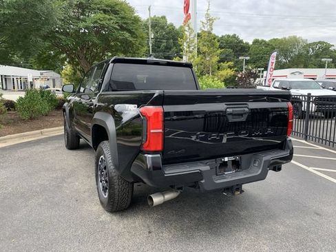 Certified 2024 Toyota Tacoma TRD Off-Road AWD/4WD image 6