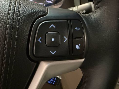 Used 2015 Toyota Sienna XLE Premium FWD image 10