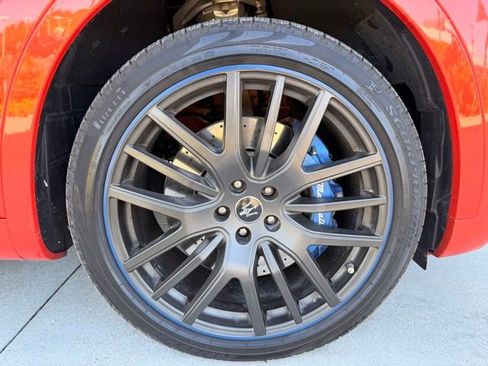 Used 2023 Maserati Levante Modena image 20