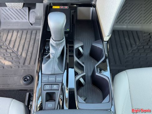 Certified 2026 Toyota Camry XLE image 32