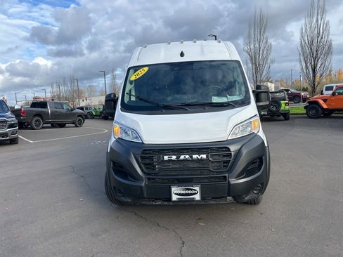 Used 2025 RAM ProMaster 2500 w/ Storage Group image 7