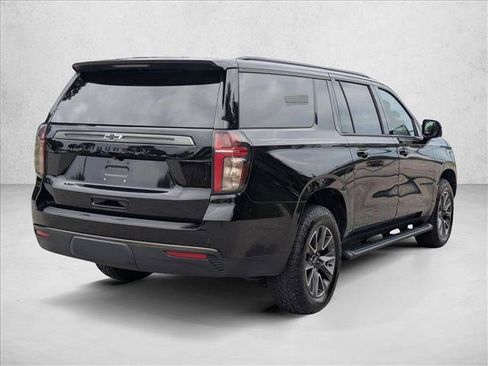 Used 2021 Chevrolet Suburban Z71 w/ Z71 Signature Package AWD/4WD image 5