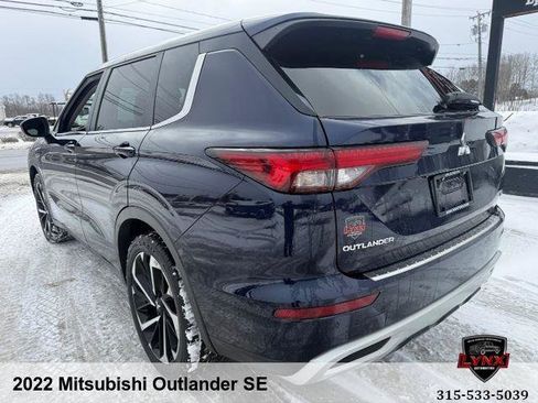 Used 2022 Mitsubishi Outlander SE image 3