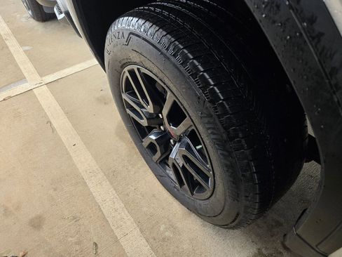 Used 2021 GMC Sierra 1500 Elevation w/ LPO, Elevation Black Package image 9